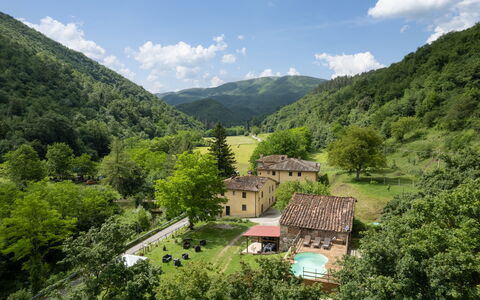 Locanda Di Alberi Without Kitchen: Sky, Cloud, Plant, Mountain, Building, Window, Tree, Natural Landscape, Highland, House