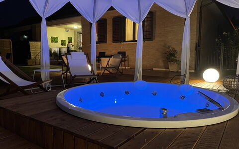 Villa Castelnuovo: Water, Light, Azure, Building, Lighting, Shade, Interior Design, Outdoor Furniture, Swimming Pool, Leisure