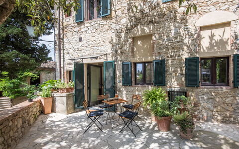Il Nespolo Charming Apartment Fonterutoli - Siena,: Plant, Building, Window, Flowerpot, Table, Cottage, Chair, Door, Neighbourhood, Tree