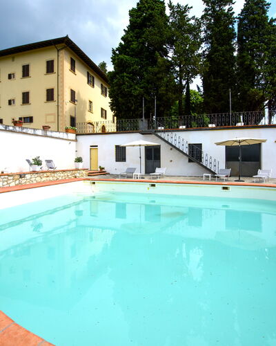 Villa Badiuzza: Water, Cloud, Plant, Sky, Property, Building, Swimming Pool, Window, Azure, Tree