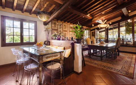 Residenza Del Desco: Furniture, Table, Property, Window, Chair, Wood, Interior Design, Plant, Floor, Real Estate