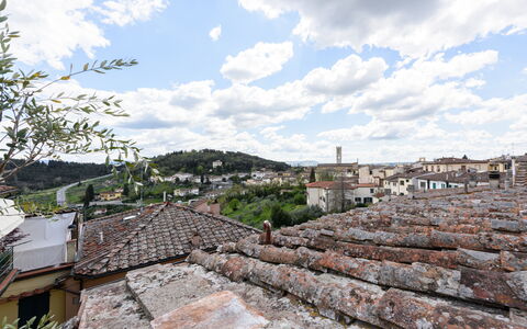 Residenza Del Desco: Cloud, Sky, Wood, Wall, Plant, Landscape, Cumulus, Tree, City, Horizon