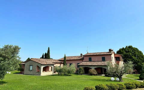 Villa Carsuga: Sky, Plant, Window, Tree, Building, Natural Landscape, Land Lot, Grass, Cottage, House