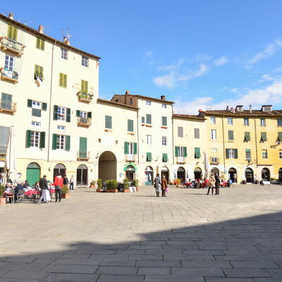 Casa Toto: Town Square, Town, City, Public Space, Human Settlement, Neighbourhood, Building, Plaza, Mixed-Use, Urban Design