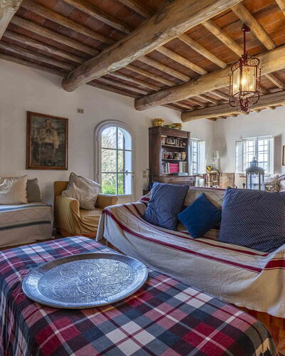 La Casa Dei Limoni, Camaiore, Pet Friendly, Wifi: Property, Window, Furniture, Couch, Building, Azure, Comfort, Wood, Interior Design, Flooring