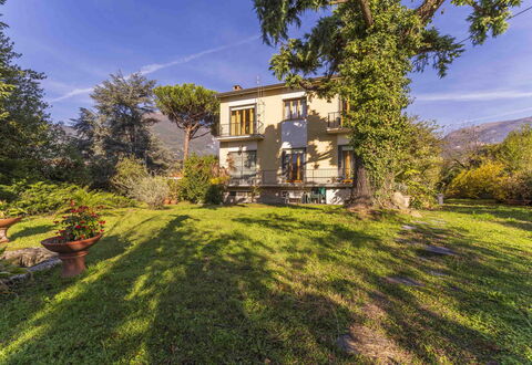 Casa Vacanza Mais - Camaiore, Toscana: Plant, Sky, Cloud, Property, Window, Building, Natural Landscape, Tree, Land Lot, House