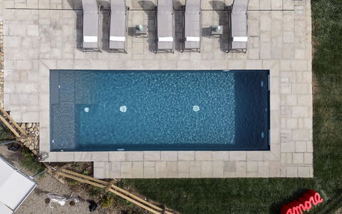 Villa Botinaccio: Water, Building, Azure, Rectangle, Urban Design, Facade, House, Brick, Real Estate, Landmark