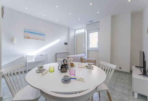 Casa Verdi,near The Beach - Viareggio, Toscana: Table, Furniture, Property, Chair, Tableware, Couch, Building, Interior Design, Kitchen & Dining Room Table, House