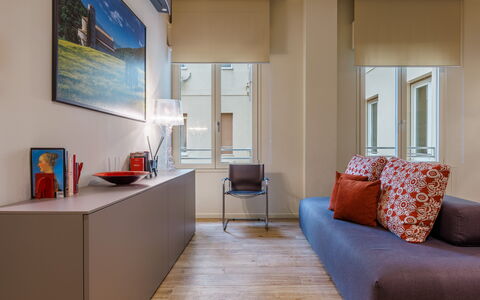 Lucy Florence Charming Modern Apartment Near Piazz: Furniture, Comfort, Couch, Wood, Interior Design, Architecture, Wall, Flooring, Building, Real Estate