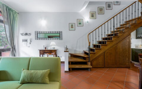 Casa Bellosguardo a Vinci: Property, Building, Wood, Interior Design, Stairs, Picture Frame, Architecture, Couch, Floor, Flooring