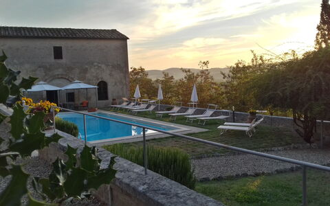 Villa Delle Palme: Cloud, Plant, Water, Sky, Daytime, Building, Swimming Pool, Window, Tree, Landscape