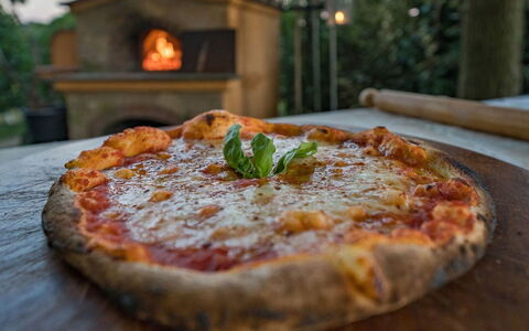 Villa Marlia: Food, Tableware, Ingredient, Table, Plate