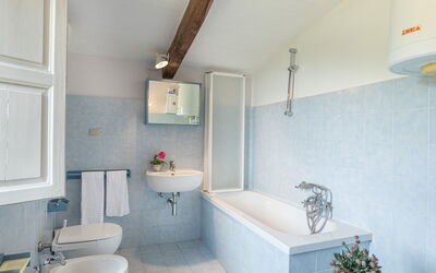 Accommodation:&nbsp;Ginestra
