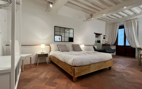 Vicolo Della Scala Rooms: Building, Furniture, Property, Window, Comfort, Wood, Bed Frame, Shade, Interior Design, Bed