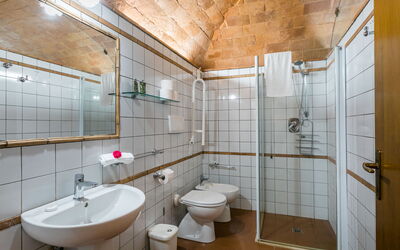 Accommodation:&nbsp;Monache 4 975.4