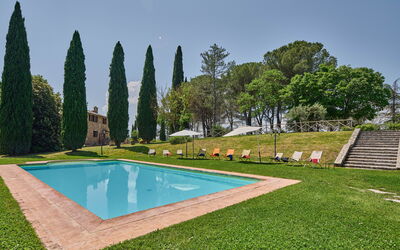 Villa Conte Jacopo: Water, Plant, Sky, Green, Tree, Leisure, Rectangle, Landscape, Grass, Natural Landscape