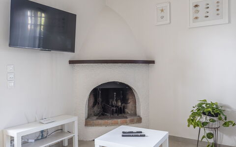 Dimora Del Capitano: Furniture, Table, Property, Plant, Couch, Picture Frame, Building, Wood, Interior Design, Architecture