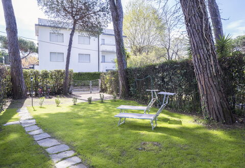 Dimora Del Capitano: Plant, Property, Outdoor Bench, Sky, Building, Tree, Land Lot, Vegetation, Architecture, Outdoor Furniture