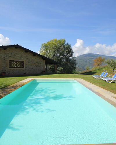 Casetta Verde: Water, Cloud, Sky, Plant, Property, Swimming Pool, Building, Azure, Shade, Tree