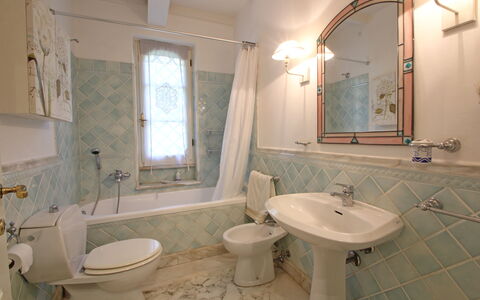 Villa Le Macchie: Mirror, Tap, Plumbing Fixture, Sink, Bathroom Sink, Property, Bathroom, Purple, Interior Design, Architecture