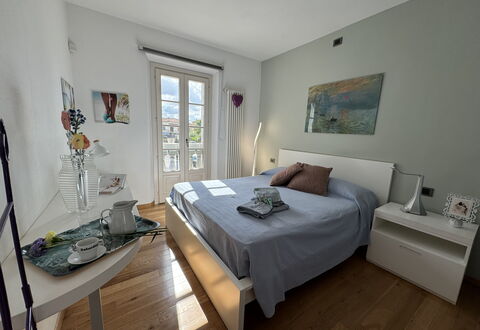 Galleria Degli Artisti: Furniture, Property, Table, Picture Frame, Comfort, Window, Interior Design, Wood, Bed Frame, Building