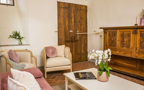 Rose's Palace: Table, Plant, Furniture, Building, Property, Flower, Houseplant, Couch, Comfort, Interior Design