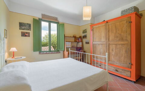 Il Palazzetto Francigena, Monteriggioni: Furniture, Wood, Comfort, Building, Flooring, Floor, Bed, Window, Shade