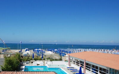 Boheme With Beach & Breakfast Included: Water, Sky, Cloud, Plant, Coastal And Oceanic Landforms, Swimming Pool, Beach, Leisure, Tree, Horizon