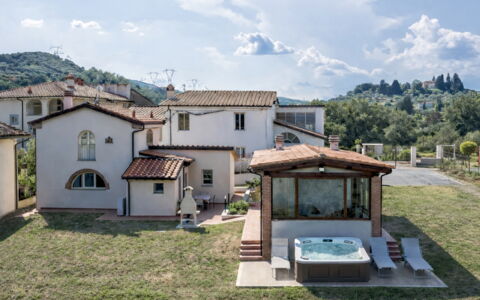 Villacolle 1, Poggio a Caiano, Hot Tub, Wifi, Ac: Home, House, Estate, Villa, Balcony