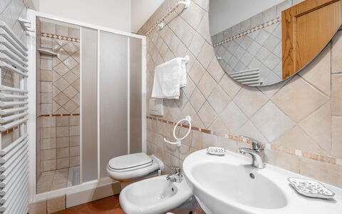 La Tesa Country House With Pool S. Gimignano: Mirror, Brown, Tap, Plumbing Fixture, Bathroom Sink, Sink, Property, Bathroom, Interior Design, Purple