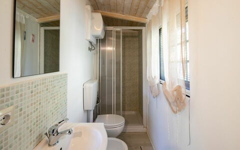 La Maggiolina & La Bastide: Mirror, Sink, Property, Tap, Plumbing Fixture, Bathroom, Bathroom Sink, Wood, Interior Design, Building