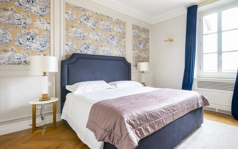 Albizi Penthouse Luxury Apartment In Florence By P: Furniture, Property, Window, Blue, Azure, Building, Wood, Textile, Comfort