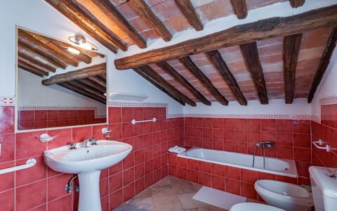 Villa Pietrafitta: Tap, Plumbing Fixture, Property, Sink, Bathroom, Bathroom Sink, Lighting, Interior Design, Purple, Wood