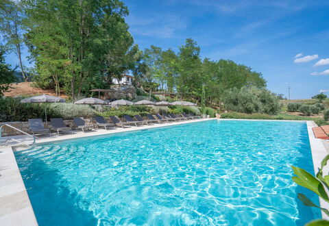 Punteriolo Spereto Family Apartment With Pool,: Water, Plant, Water Resources, Property, Sky, Swimming Pool, Cloud, Azure, Tree, Natural Landscape