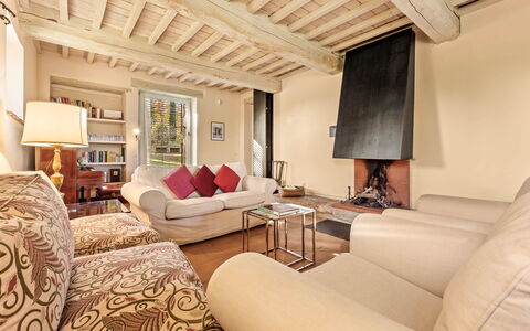 Terra Quercus: Furniture, Interior Design, Flooring, Couch, Wall, Floor, Room, Wood, Ceiling, Living Room