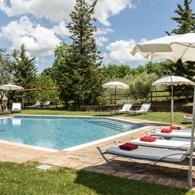 Podere Monti: Swimming Pool, Furniture, Outdoor Furniture, Sunlounger, Resort, Garden, Chair, Umbrella, Shade, Eco Hotel