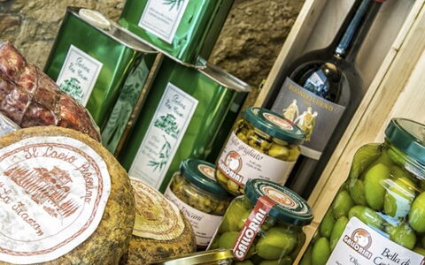 Case Belle: Ingredient, Food, Produce, Bottle, Glass Bottle