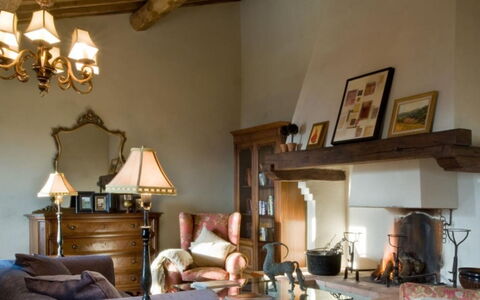 Villa Pipirelli: Furniture, Interior Design, Wall, Lighting, Living Room, Flooring, Home, Room, Light Fixture, Floor