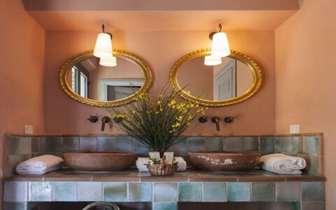 Villa Santa Virginia: Interior Design, Wall, Bathroom Sink, Plumbing Fixture, Mirror, Bathroom, Lighting, Light Fixture, Plumbing, Sink