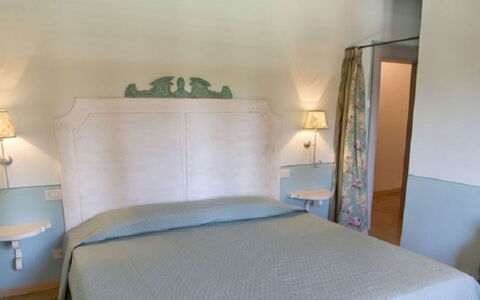 Villa Santa Virginia: Furniture, Bedroom, Bed Sheet, Linens, Floor, Bedding, Interior Design, Flooring, Bed, Bed Frame