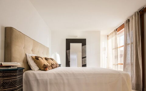 Villa Cala Moresca: Bed, Furniture, Interior Design, Bedding, Bedroom, Floor, Wall, Flooring, Bed Sheet, Room