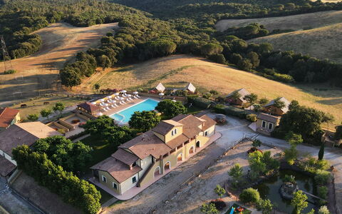 Accommodation:&nbsp;Le Debbiare 500.19