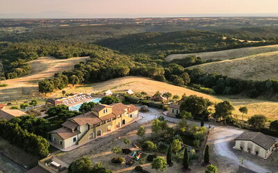 Accommodation:&nbsp;Le Debbiare 500.19