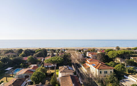 Casa Liliana Ac, Wifi, Forte Dei Marmi: Residential Area, Horizon, Coast, Sea, Coastal And Oceanic Landforms, Ocean, Suburb, Shore, Beach, Bay