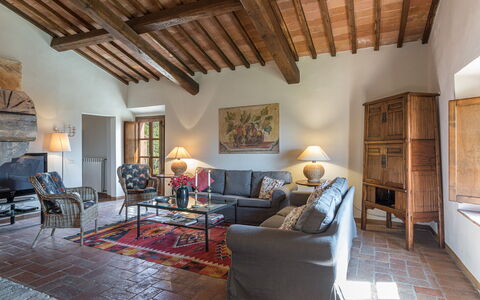 Villa Belvedere: Furniture, Wall, Flooring, Home, Interior Design, Living Room, Chair, Floor, Couch, Room