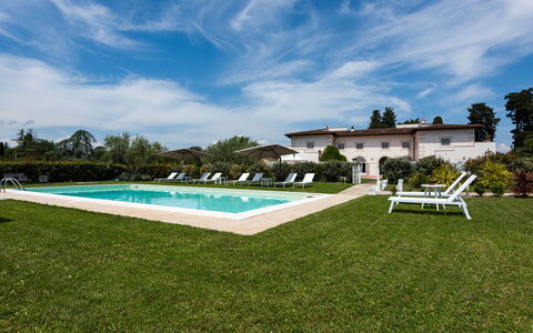 Villa Yvonne: Garden, Lawn, Hacienda, Estate, Villa, Courtyard, Farmhouse