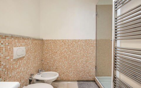 Casa Garibaldi - Levanto: Flooring, Floor, Bathroom, Plumbing Fixture, Interior Design, Tile, Plumbing, Composite Material, Ceiling, Toilet