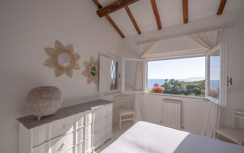 Villa Argentina: Bedroom, Furniture, Bed, Interior Design, Bedding, Bed Sheet, Textile, Linens, Floor, Ceiling
