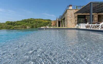 Villa Feronia: Water, Swimming Pool, Reservoir, Resort, Water Feature, Resort Town, Eco Hotel