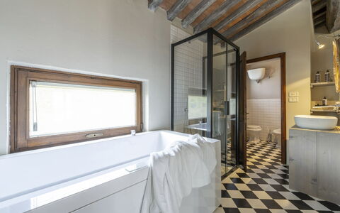 Villa delle Rose: Wall, Interior Design, Flooring, Floor, Plumbing Fixture, Bathtub, Furniture, Bathroom, Ceiling, Room